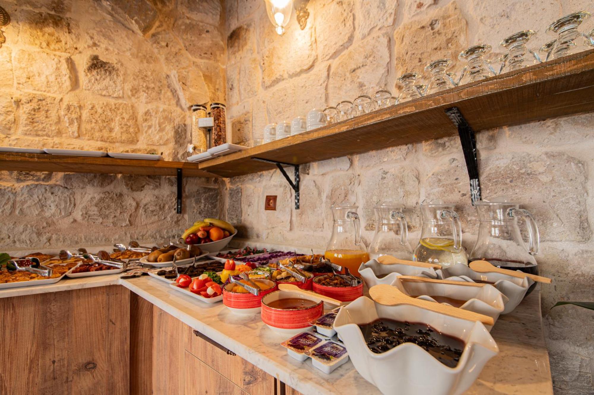 Ares Cave Suites Göreme Ngoại thất bức ảnh